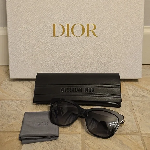 Dior | Accessories | Christian Dior 3montaigne Mini Bi Black  display picture 3